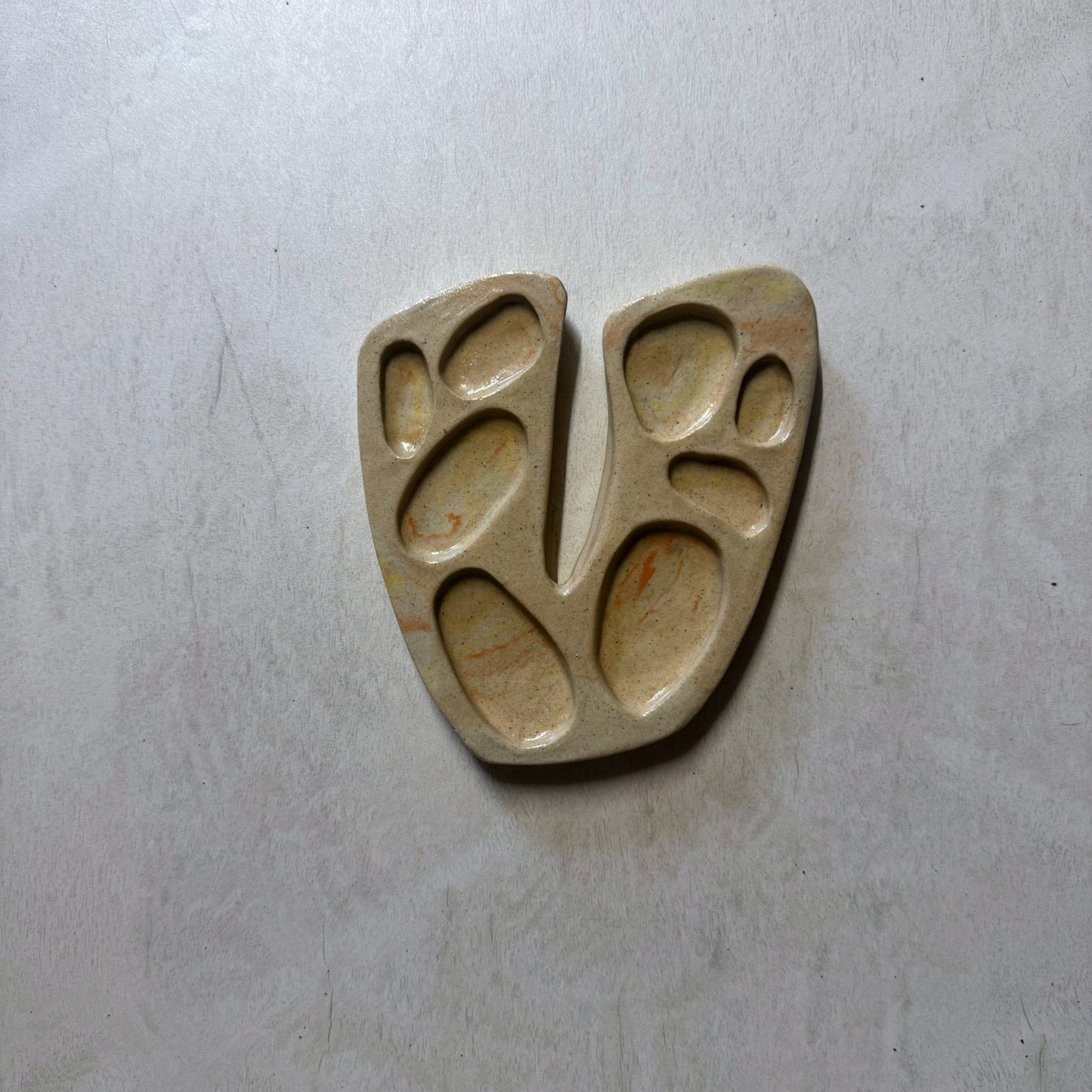 V Monogram Palette