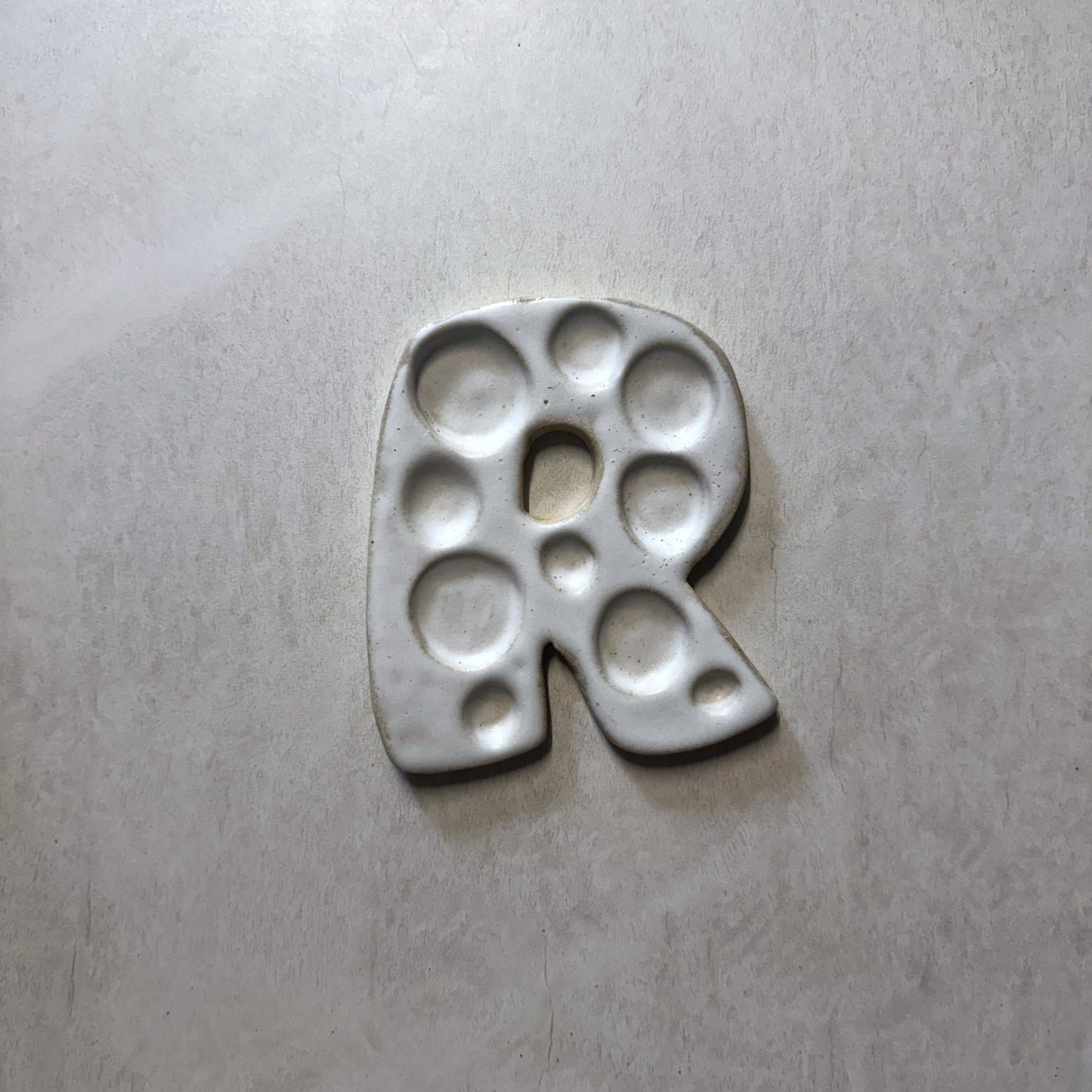 R Monogram Palette