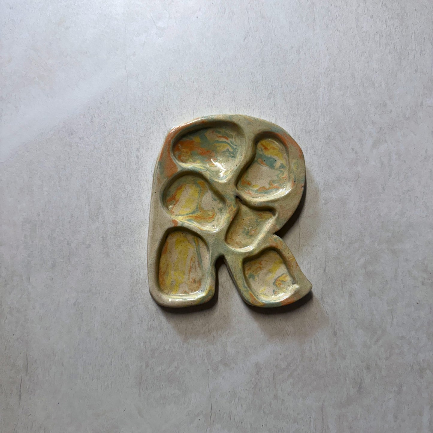 R Monogram Palette